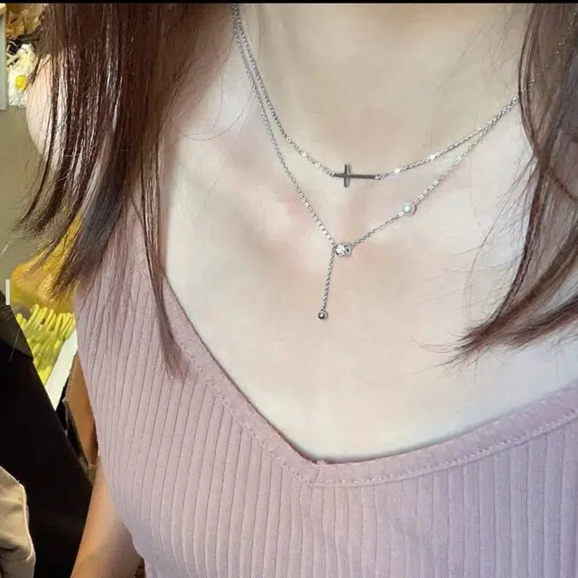 925
