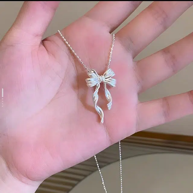 饰之颜 法式蝴蝶结 个性精致轻奢小众设计感灵动甜美 锁骨链好运 合金 项链 女款