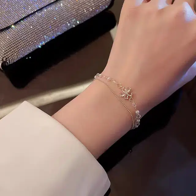 饰之颜 轻奢风简约锆石花朵 时尚森系仙女风  温柔淑女风配饰个性学生手饰 精致细节吸睛 高级小众设计感 合金 手链 女款