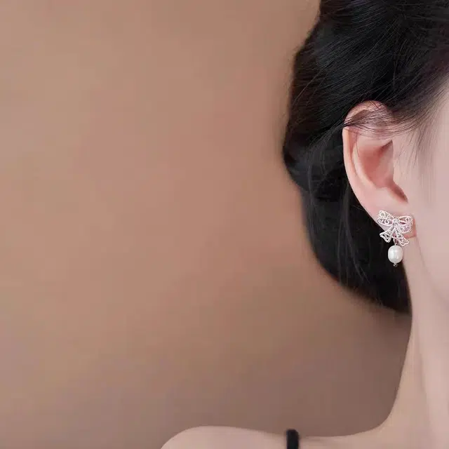 饰之颜 轻奢风法式复古镂空蝴蝶结流苏吊坠耳钉 小众设计高级感精致小香风#好运 合金 耳环 女款