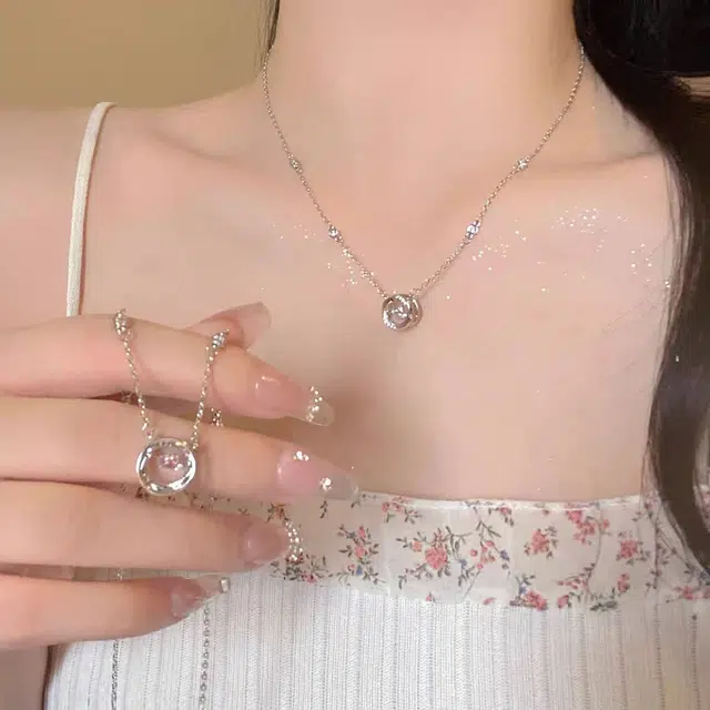 饰之颜 轻奢风三秒心动莫比乌斯环吊坠 小众高级感优雅清冷感闪锆简约百搭颈链锁骨链 钛钢 项链 女款
