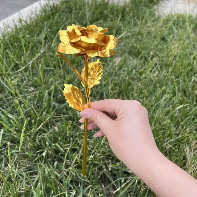 悦米乐 蚀金玫瑰手工摆件玫瑰花 金箔玫瑰花 永不凋谢的爱情象征 其他静态模型