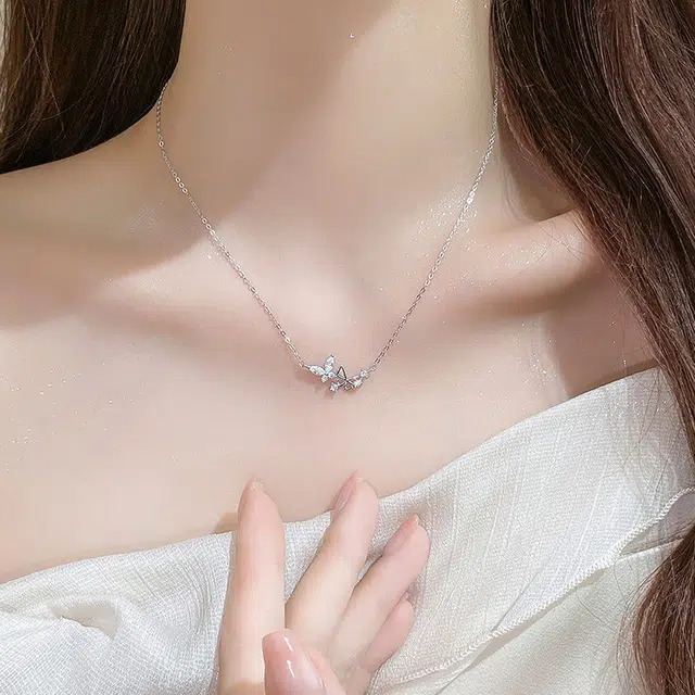 925