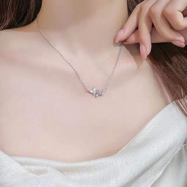 925