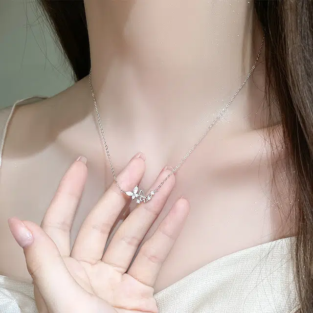 925