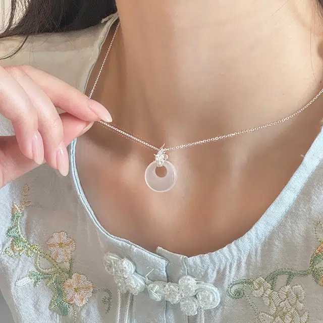 吴越老银铺 十二花神 新中式国潮高级立体花纹雕刻 精致优雅平安扣 通勤百搭锁骨链 小众轻奢设计 玉髓 项链 女款