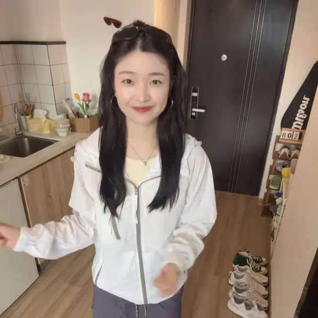 徐百货 美式高级感轻量薄款穿搭长袖连帽外套潮流休闲透气运动撞色百搭夏季防晒服 男女同款