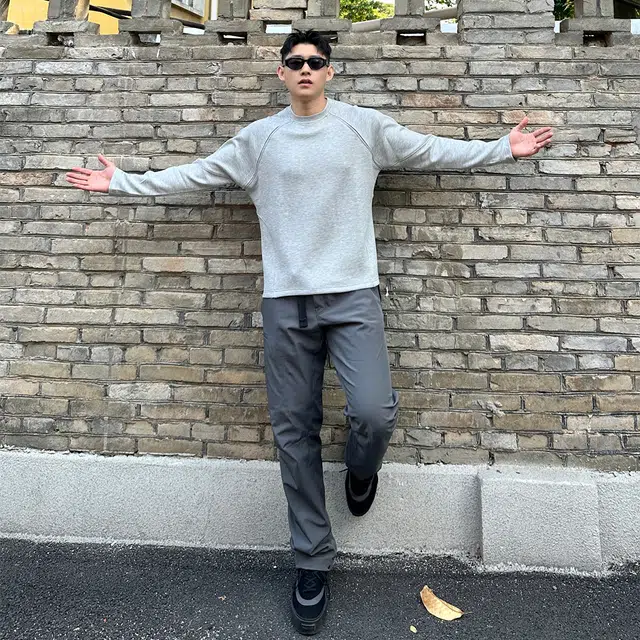 徐百货 美式复古圆领高级设计感无帽百搭长袖卫衣 男女同款