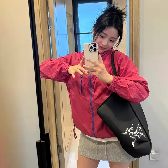徐百货 夏季薄款多巴胺连帽上衣外搭美式户外高级感防紫外线宽松设计感百搭防晒服 男女同款