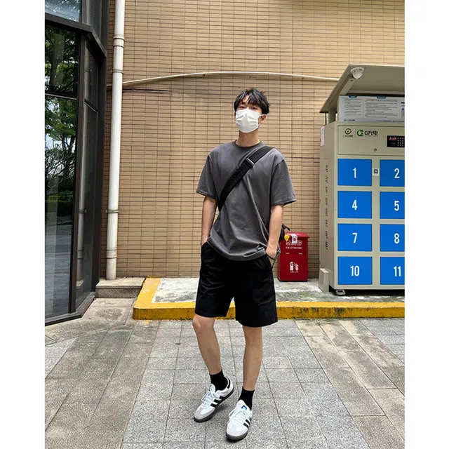 徐百货 美式潮牌简约纯色百搭潮流五分裤夏季透气宽松直筒运动卫裤休闲短裤 男女同款