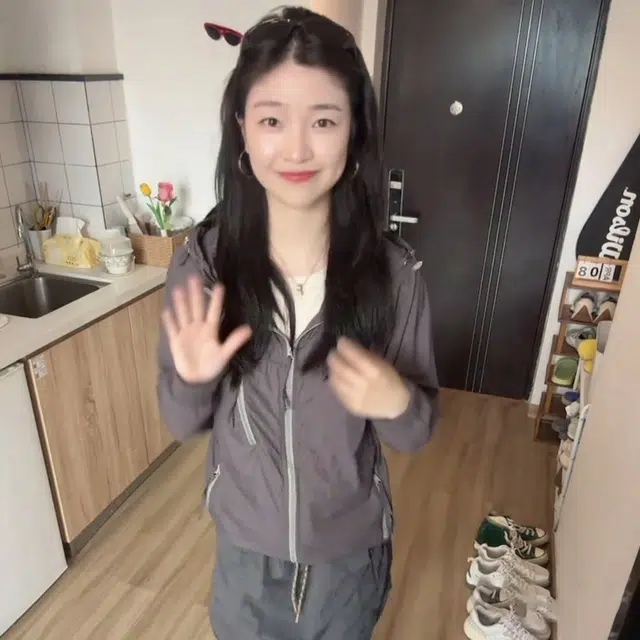 徐百货 美式高级感轻量薄款穿搭长袖连帽外套潮流休闲透气运动撞色百搭夏季防晒服 男女同款
