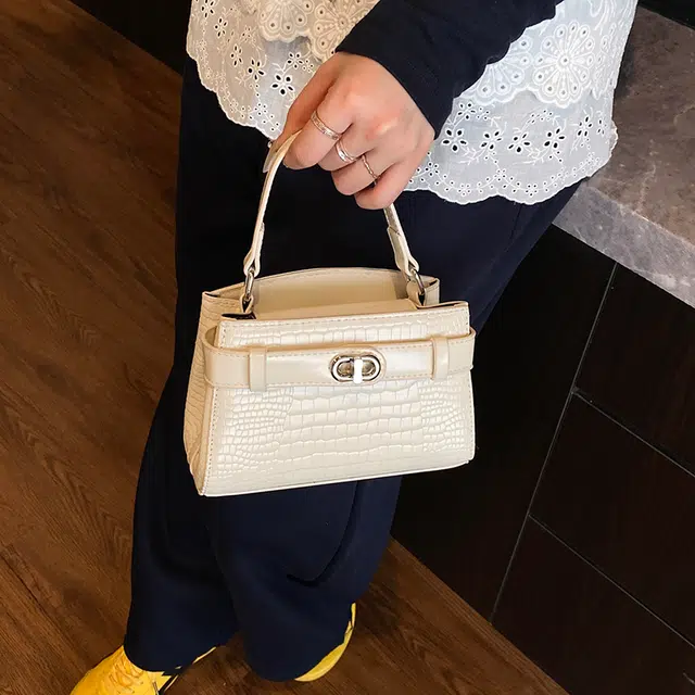 CREAM BEAR PU