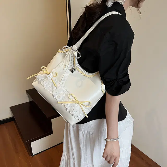 CREAM BEAR PU