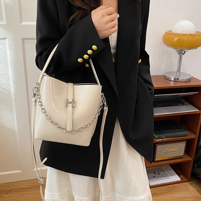 CREAM BEAR PU