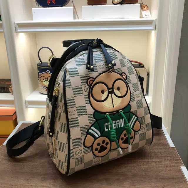 CREAM BEAR PU