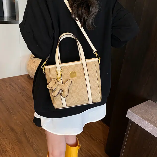 CREAM BEAR PU