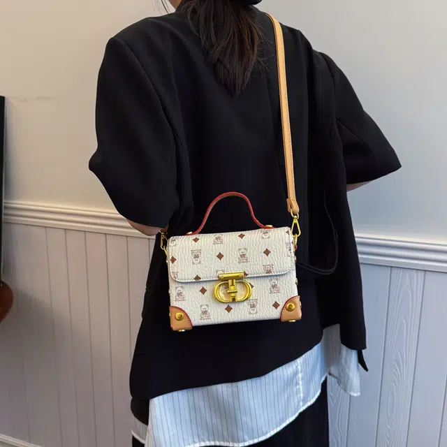CREAM BEAR PU