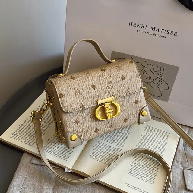 CREAM BEAR PU