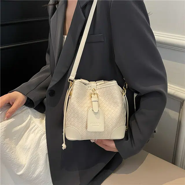 CREAM BEAR PU