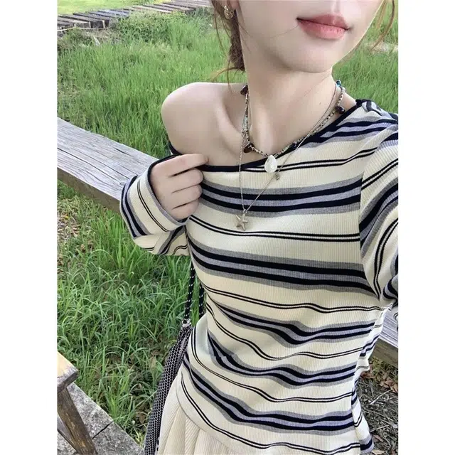 9c collective chic2025 T