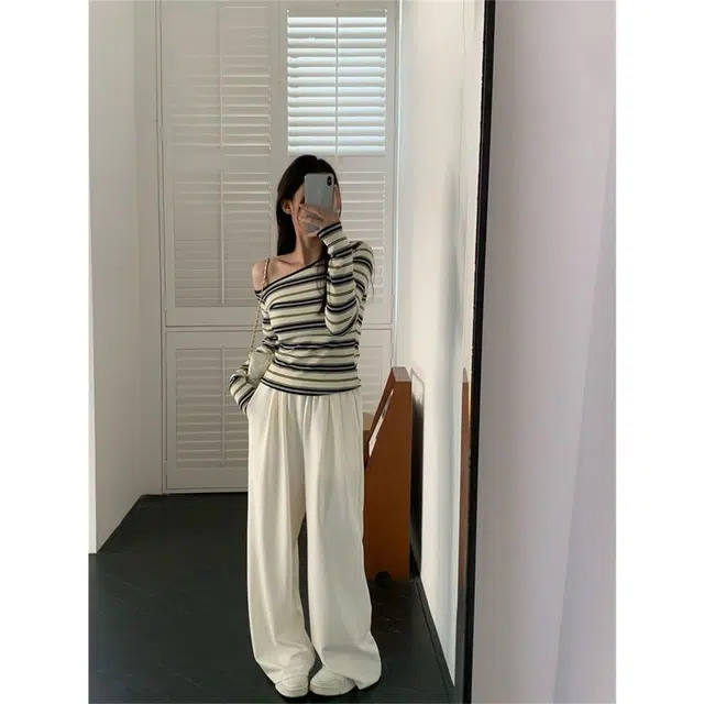 9c collective chic2025 T