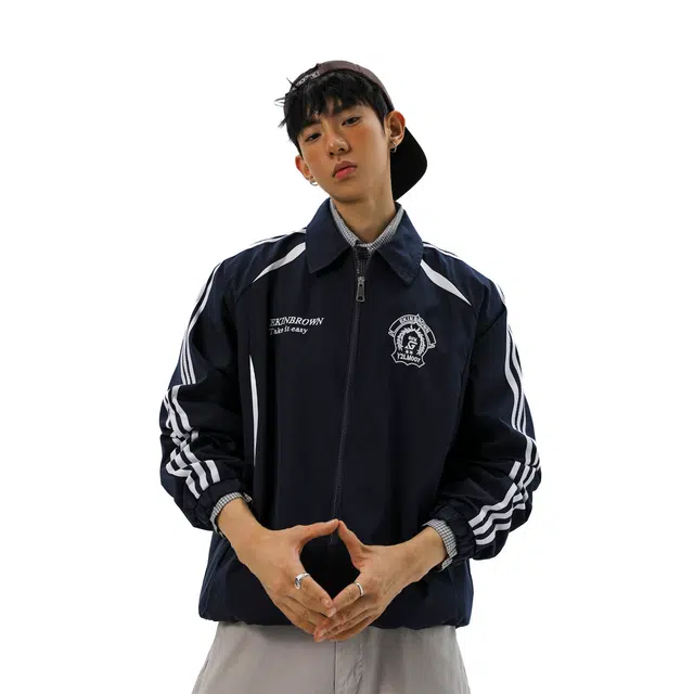 艾梵斯贝 美式复古潮流学院风刺绣字母徽章高级感无性别日常通勤百搭宽松休闲潮酷翻领拼接夹克 男女同款