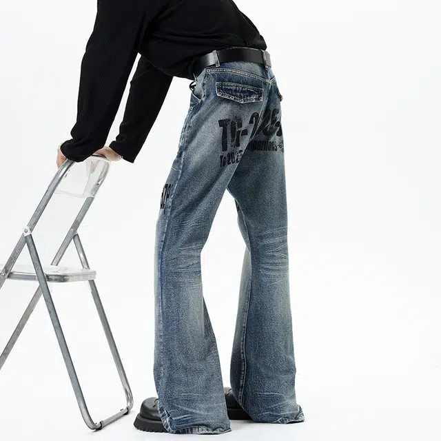 艾梵斯贝 美式复古潮流字母印花猫须铆钉小众设计款高街风日常通勤百搭宽松休闲时尚高级感潮酷个性街头微喇牛仔裤 男女同款