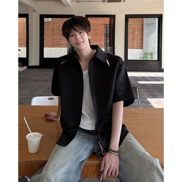 艾梵斯贝 美式复古潮流双层西装领小众设计款无性别高级感金属装饰开衫外套潮酷日常通勤百搭文艺风高街韩版短袖衬衫 男女同款