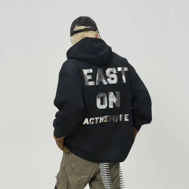 艾梵斯贝 美式复古潮流小众设计款水洗做旧烫图下摆抽绳无性别日常通勤百搭宽松休闲时尚潮酷高街风情侣款个性连帽卫衣 男女同款