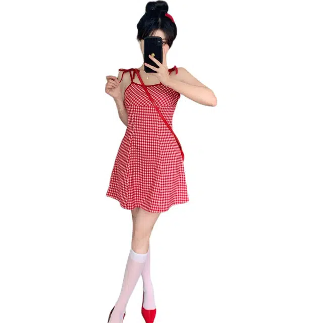 黛尔佳人 甜酷系叠穿裙子红色格纹短款吊带连衣裙 女款