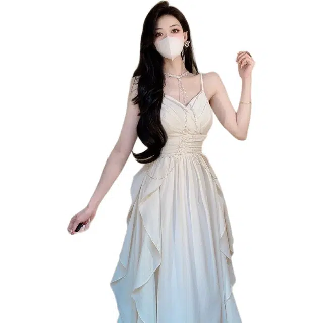 黛尔佳人 法式茶歇气质御姐度假风高级感吊带连衣裙 女款