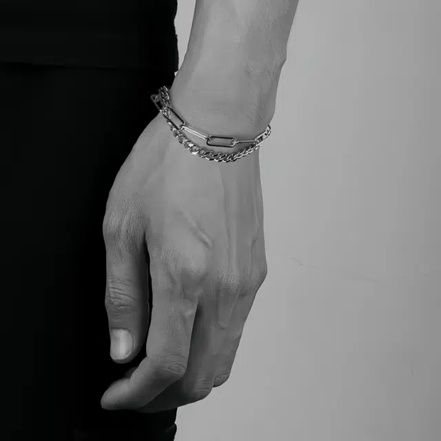 S925