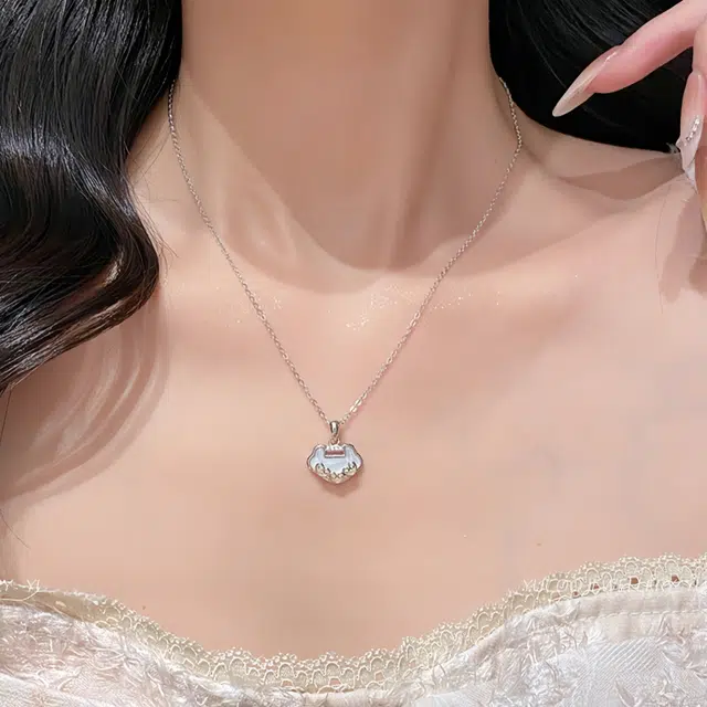 S925