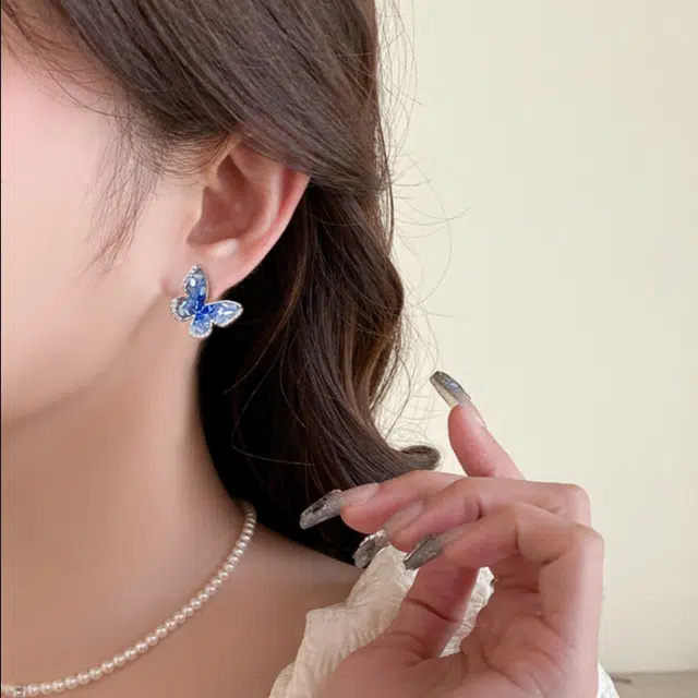 S925