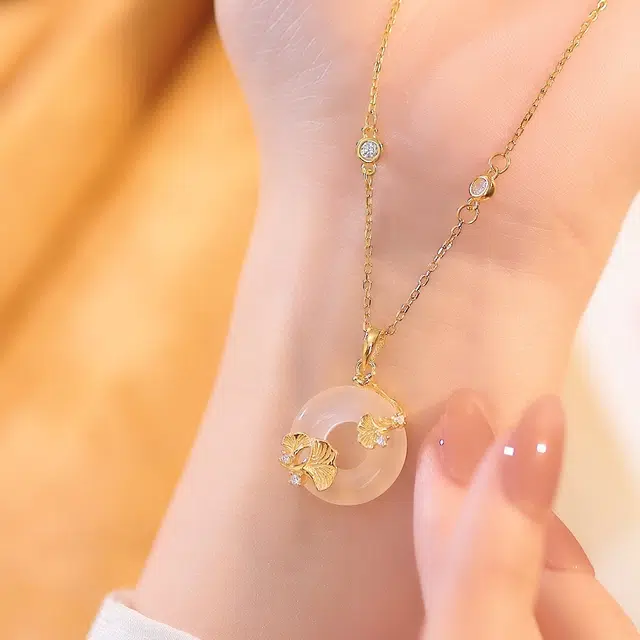 【足银999|冰透|三生有杏】 银世城 杏运环 小杏运 招财纳福纯银镶玉 装运小众典雅贵气小确杏#好运 玉髓 玉石项链 女款
