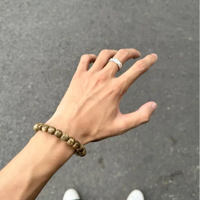 999