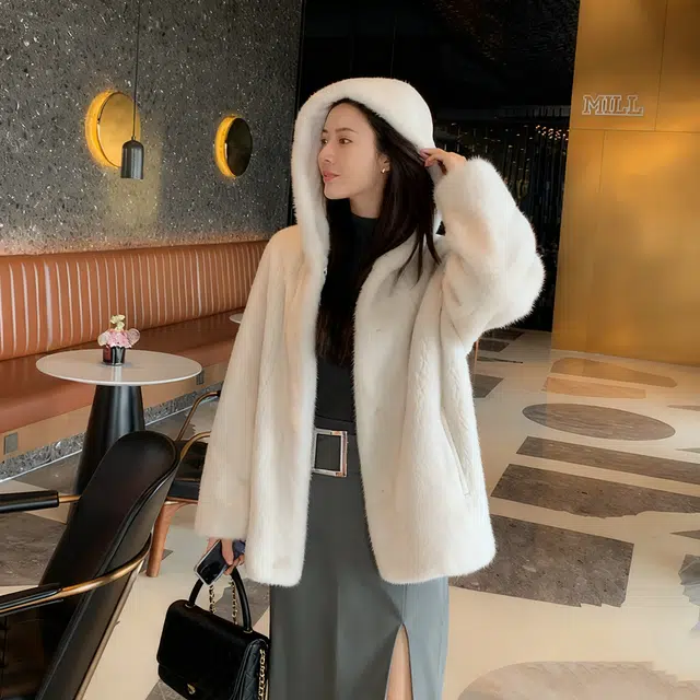 佐塞斯 高端品质轻奢天鹅绒水貂外套貂皮大衣女整貂短款连帽裘皮时尚冬季皮草 女款