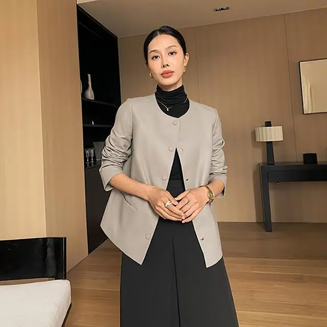 佐塞斯 时尚舒适休闲皮衣 女款
