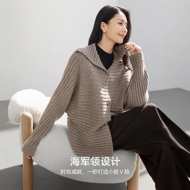 佐塞斯 高端品质轻奢松弛感温暖羊毛开衫女冬季时尚蝙蝠袖毛织短外套针织衫 女款
