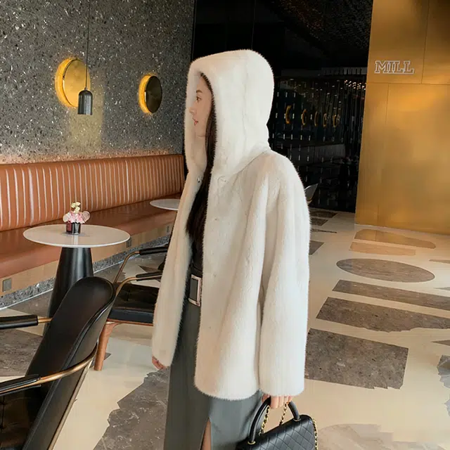佐塞斯 高端品质轻奢天鹅绒水貂外套貂皮大衣女整貂短款连帽裘皮时尚冬季皮草 女款