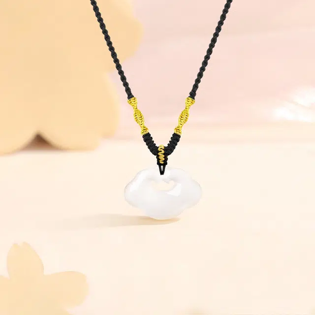 周大生 【平安顺遂 招财招桃花】甄选高品质冰透 吉祥富贵祥云锁 新中式国风显白转运 平安喜乐 百搭精致天然 玉髓 项链 男女同款情侣款