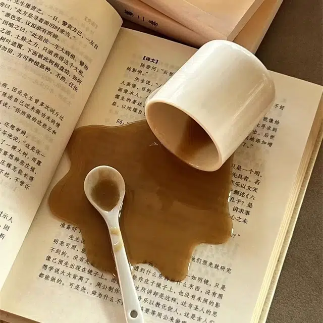 西瓜藤 打翻的咖啡洒了 沙雕吓人 新奇古怪  玩具搞怪贺物 手机支架 成品模型