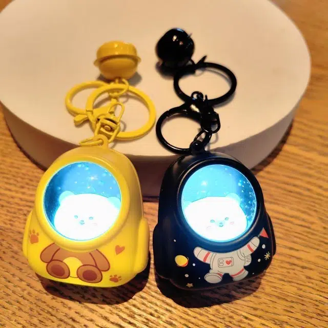 西瓜藤 背包小猫 小熊钥匙扣 卡通发光 创意学生书包 挂饰 装饰夜灯 景品