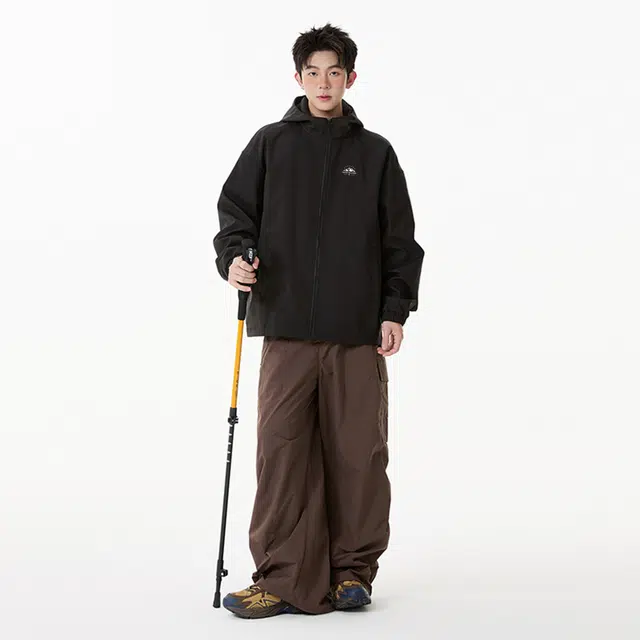 MOOR XCLNERY logoins