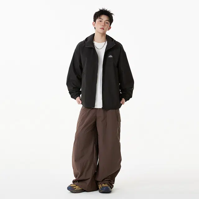 MOOR XCLNERY logoins