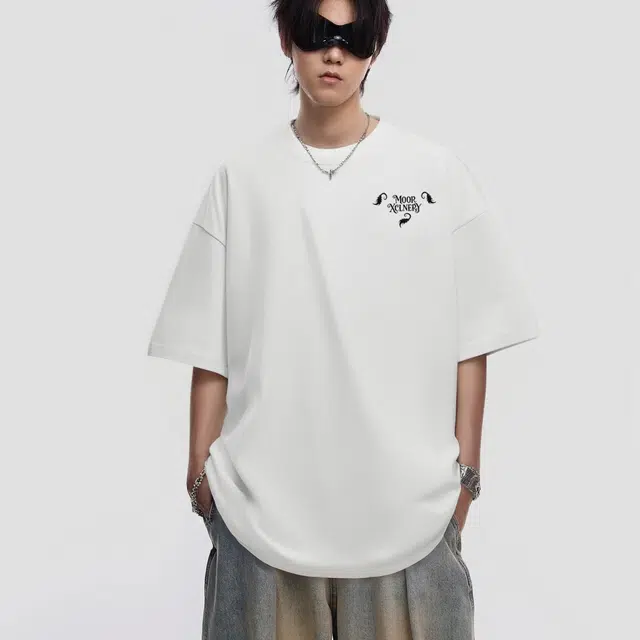 MOOR XCLNERY LOGOFashionT