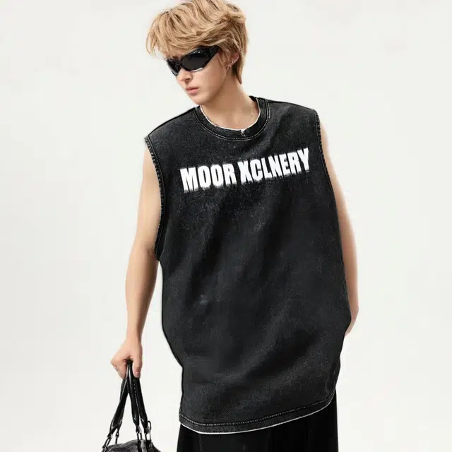 MOOR XCLNERY logoins