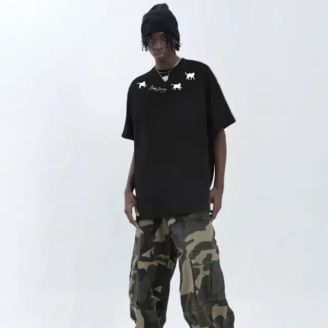 MOOR XCLNERY logoinsT