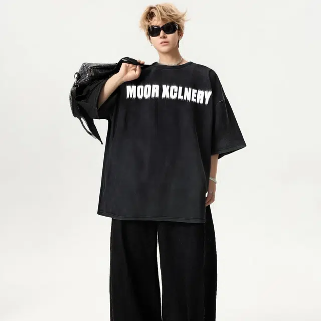 MOOR XCLNERY logoT