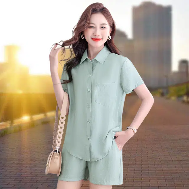 新世家族 时尚简约舒适纯色翻领短袖衬衫垂坠短裤休闲套装 女款